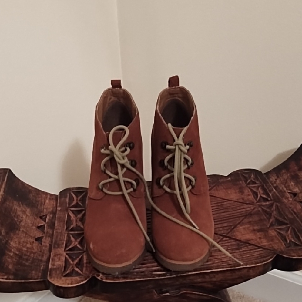 Steve Madden Brown Ankle Boots